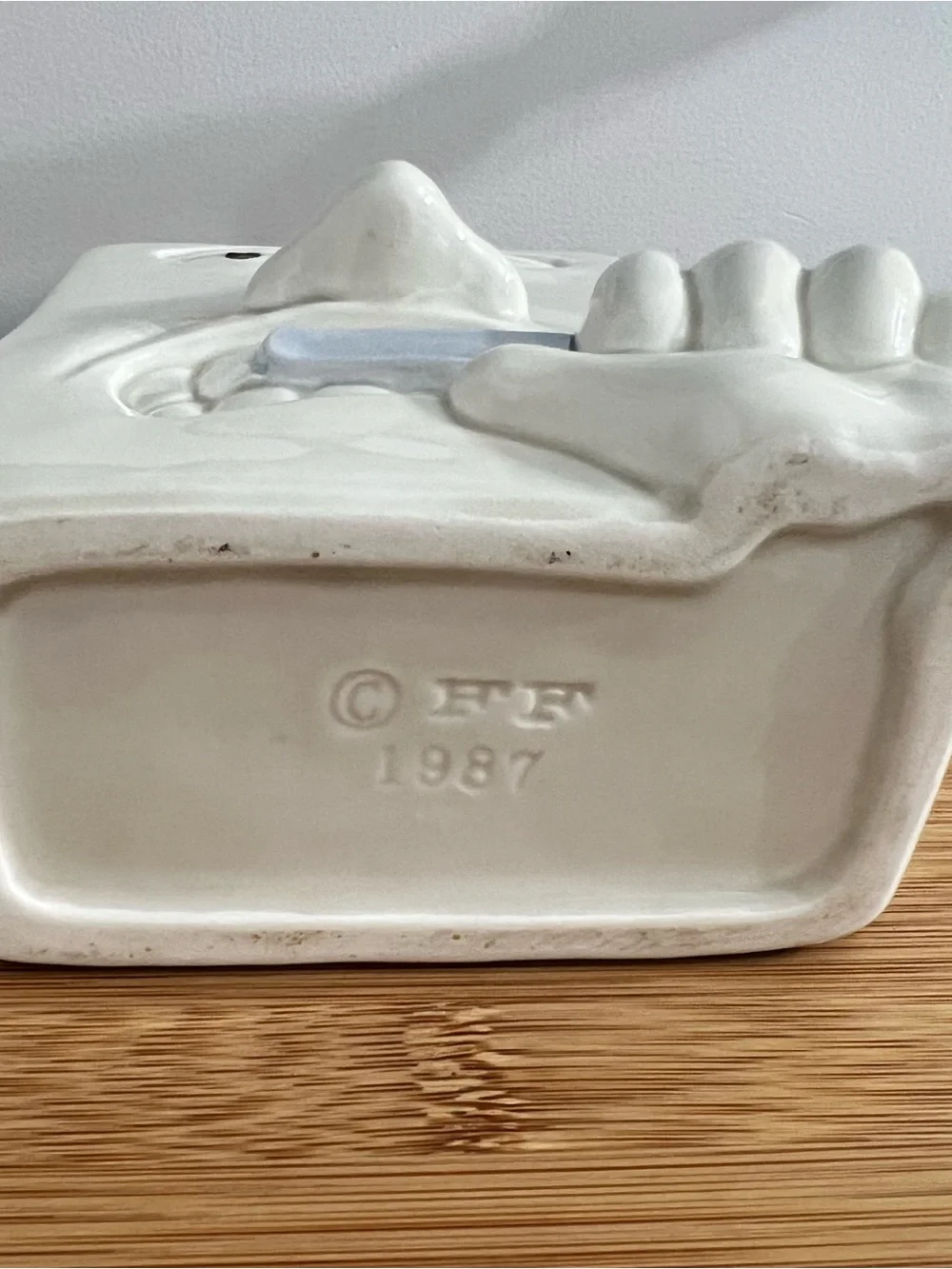 Vintage Fitz & Floyd Ceramic Toothbrush Holder